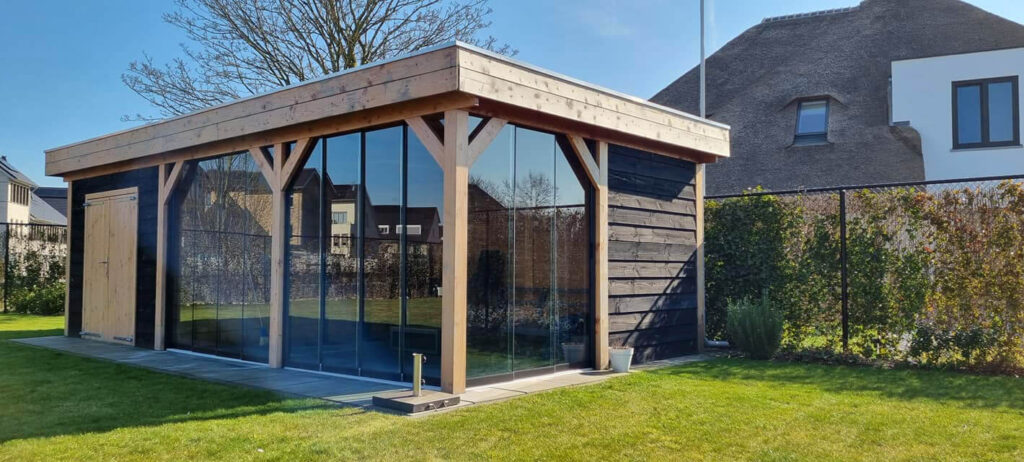Aluminium veranda - Glazen schuifwand - Bouwbedrijf Steevens - Foto glazen schuifwand